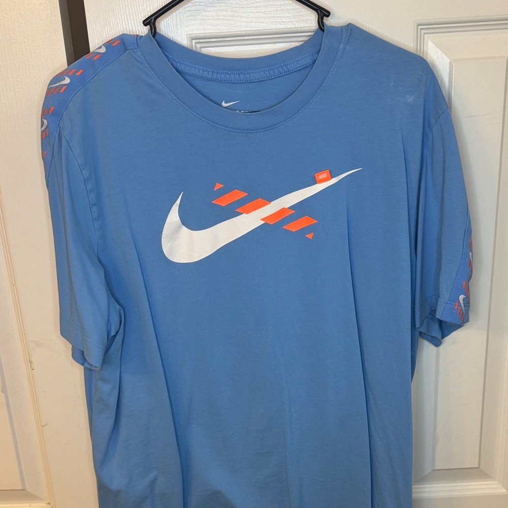 Nike Light Blue and Orange Men's Tee